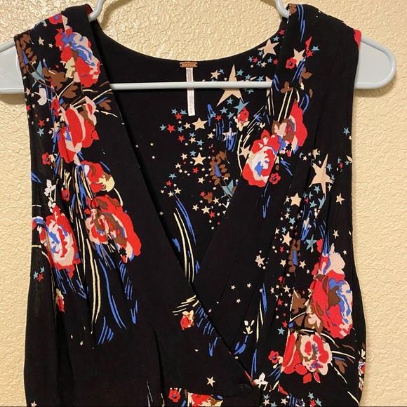Free People sz M black v-neck wrap top - Picture 1 of 7